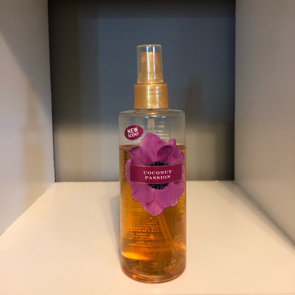Victoria’s Secret: Coconut Passion